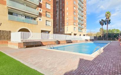 Swimming pool of Flat for sale in Cornellà de Llobregat  with Heating, Private garden and Community pool