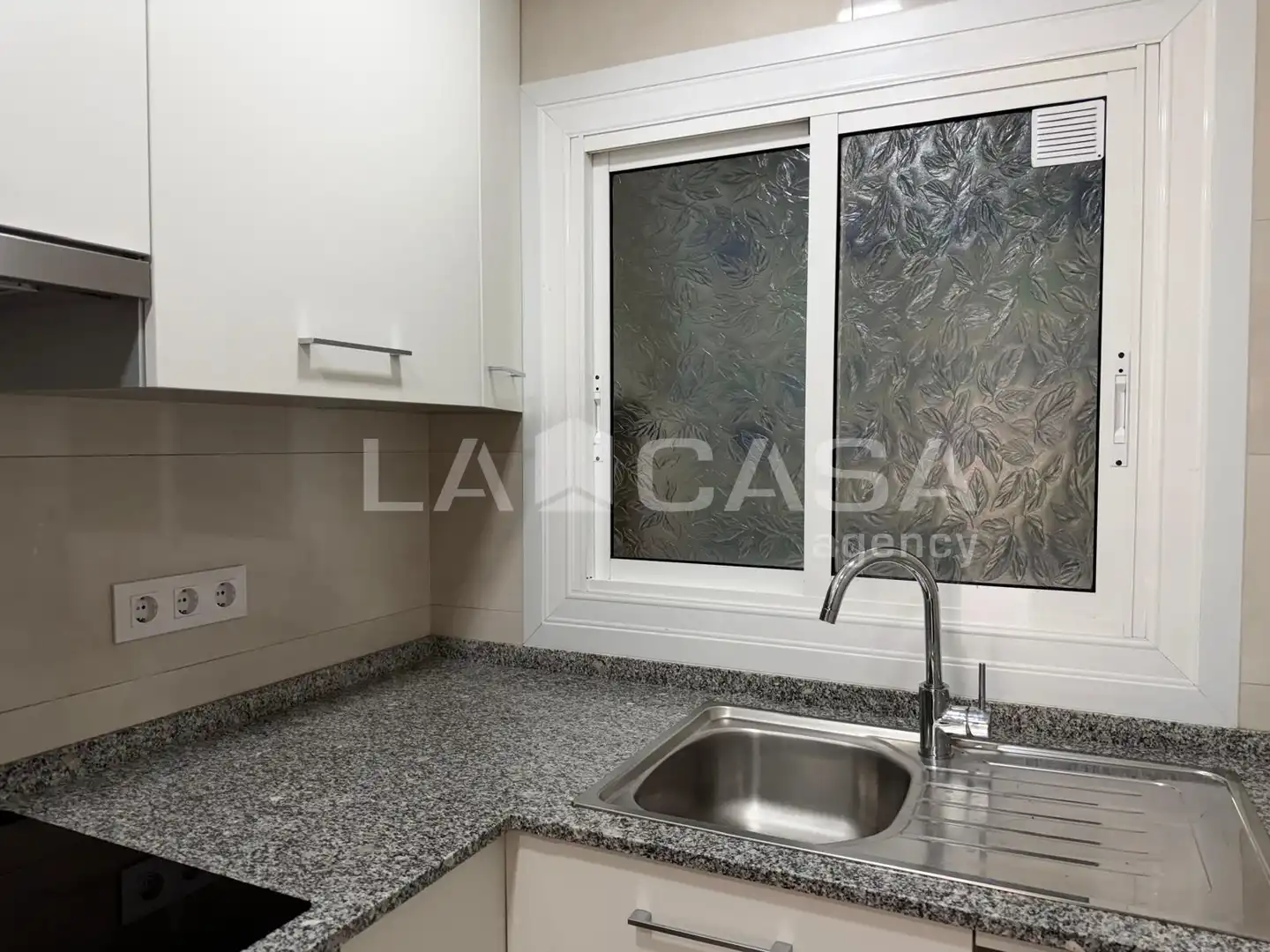 Cocina de Piso en venta en Santa Coloma de Gramenet con Calefacción