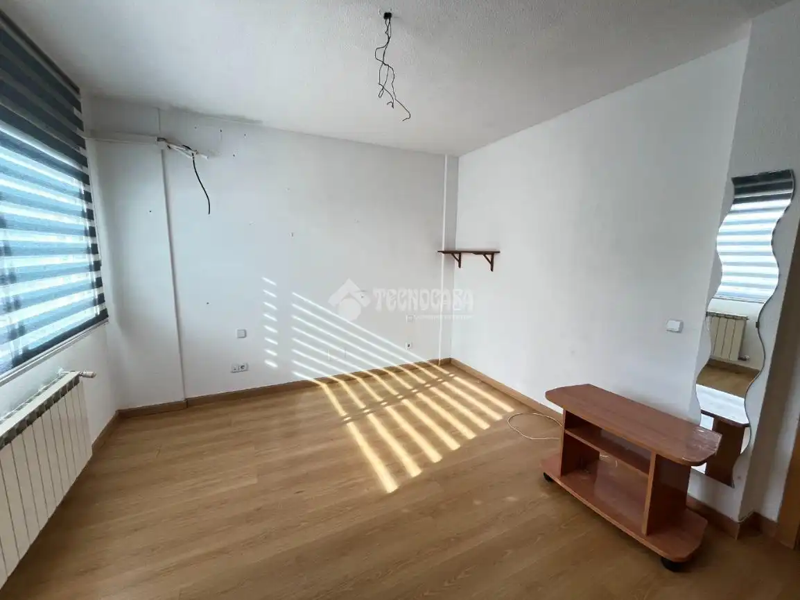 Casa aparellada en venda a Loeches, imagen 18