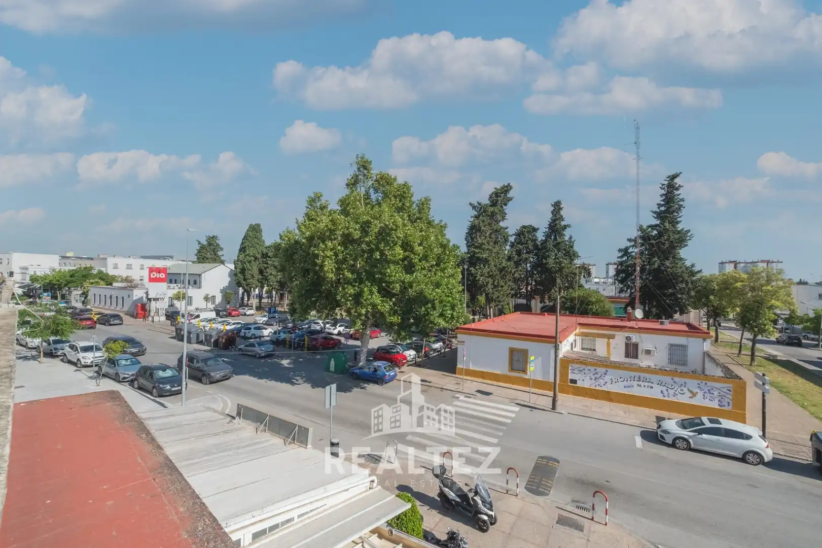 Exterior view of Flat for sale in Jerez de la Frontera  with Terrace, Balcony and Alarm