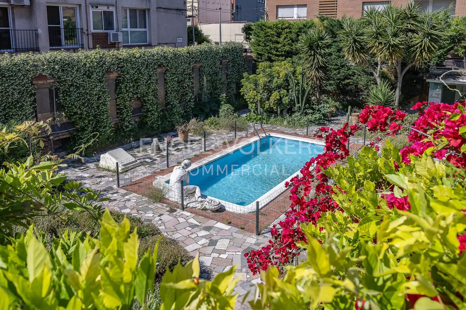 Piscina de Edifici en venda en El Prat de Llobregat