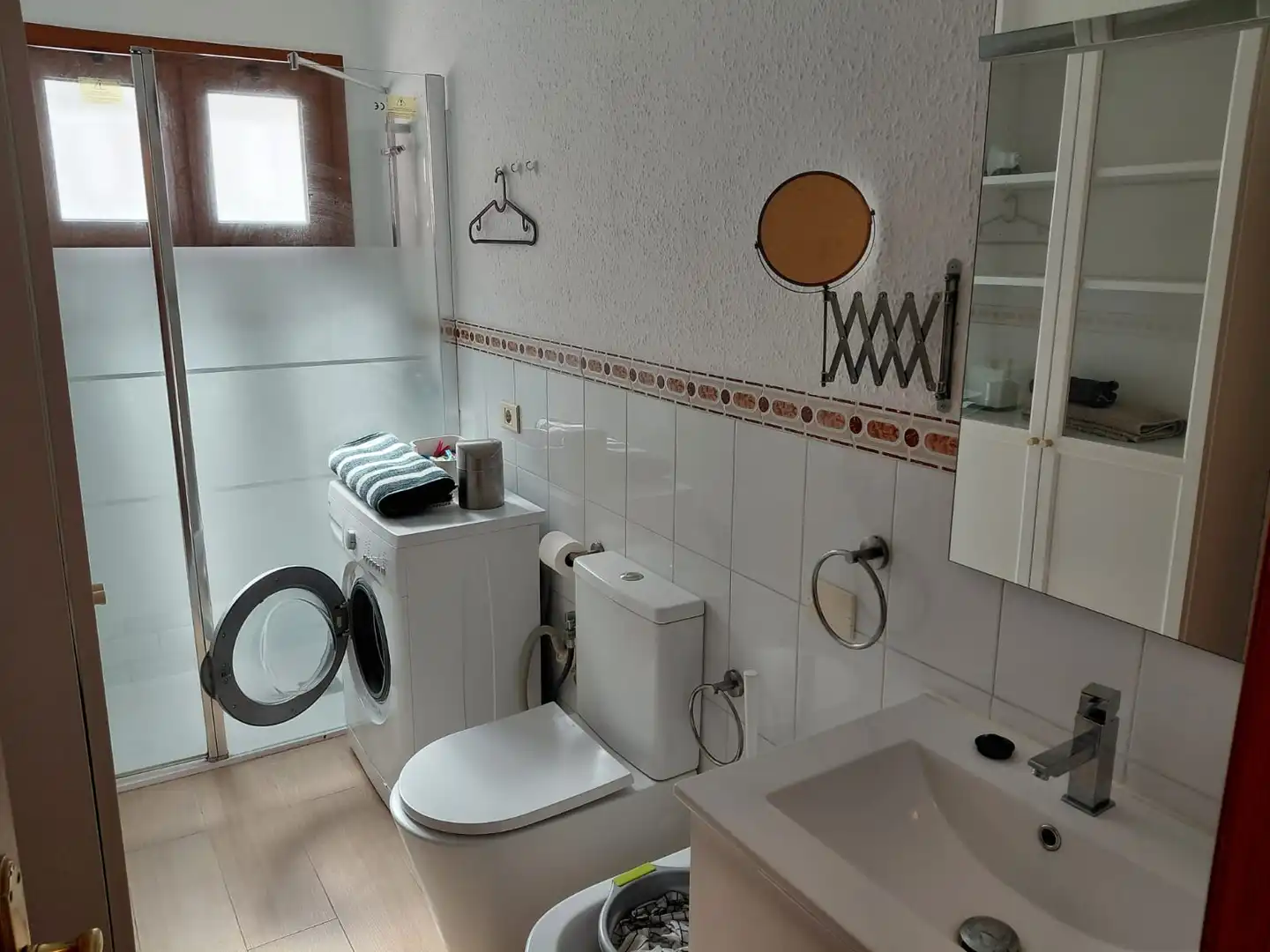 Badezimmer von Wohnungen zur Miete in Candelaria mit Möbliert, Ofen und Waschmaschine