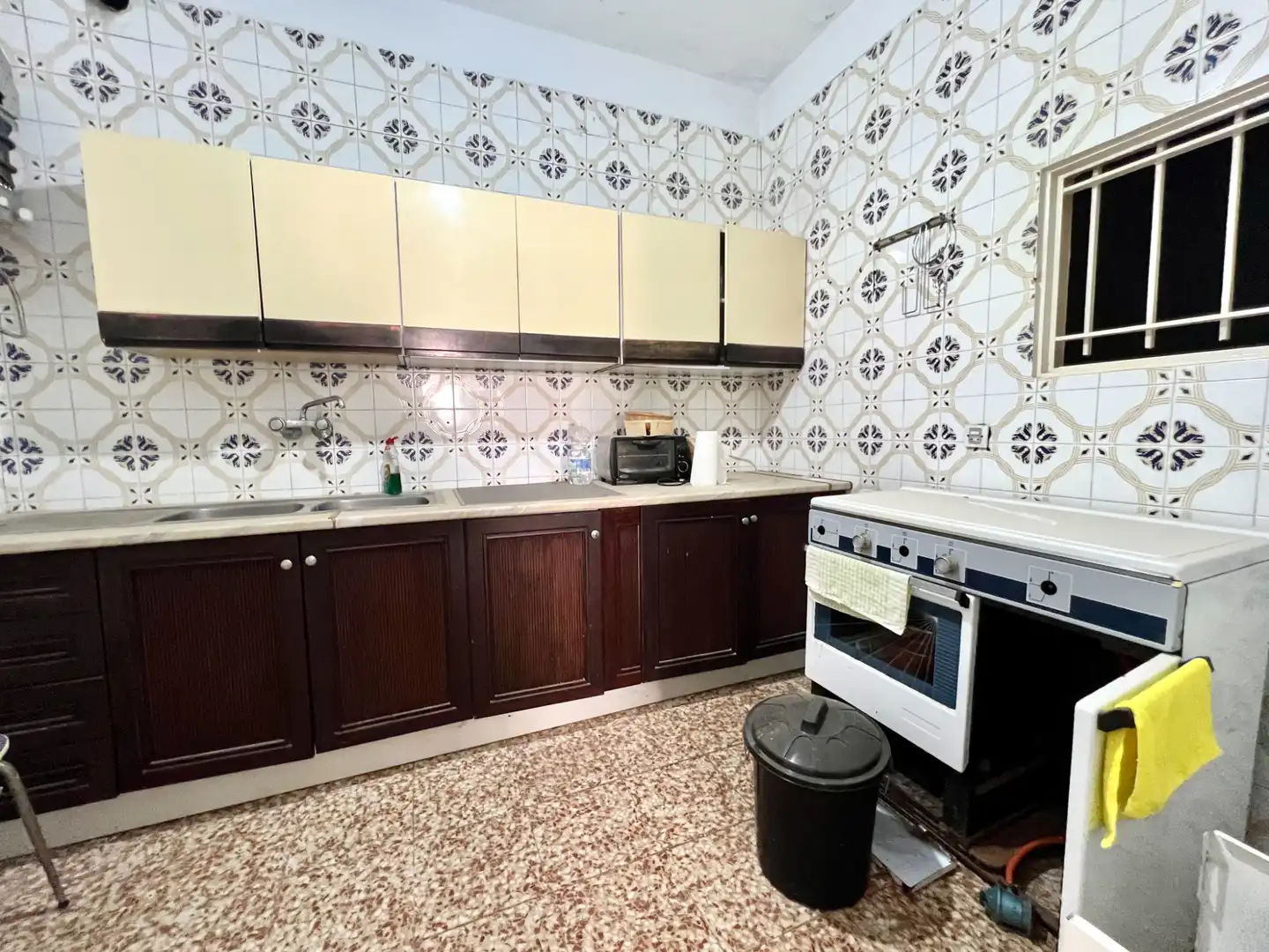 Cuina de Casa adosada en venda en Jerez de la Frontera amb Moblat