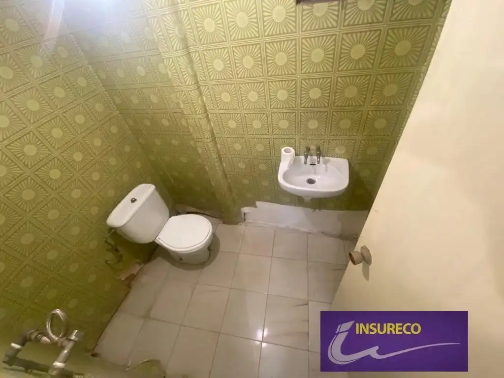 Bany de Casa o xalet en venda en Bustillo del Páramo amb Calefacció, Jardí privat i Moblat