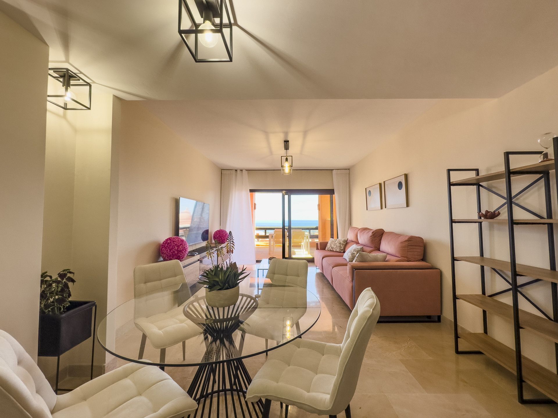 Sala d'estar de Apartament en venda en Manilva amb Aire condicionat, Calefacció i Terrassa