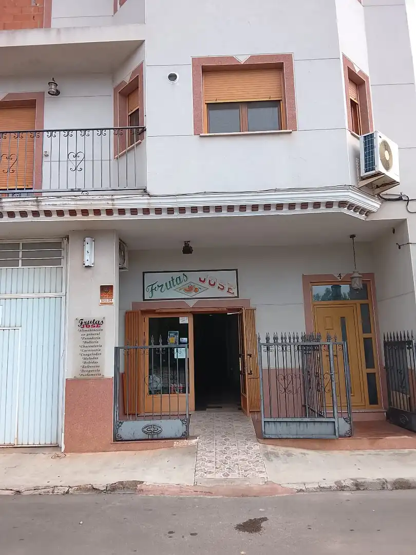 Locale commerciale in affitto a Calle San Roque 21
