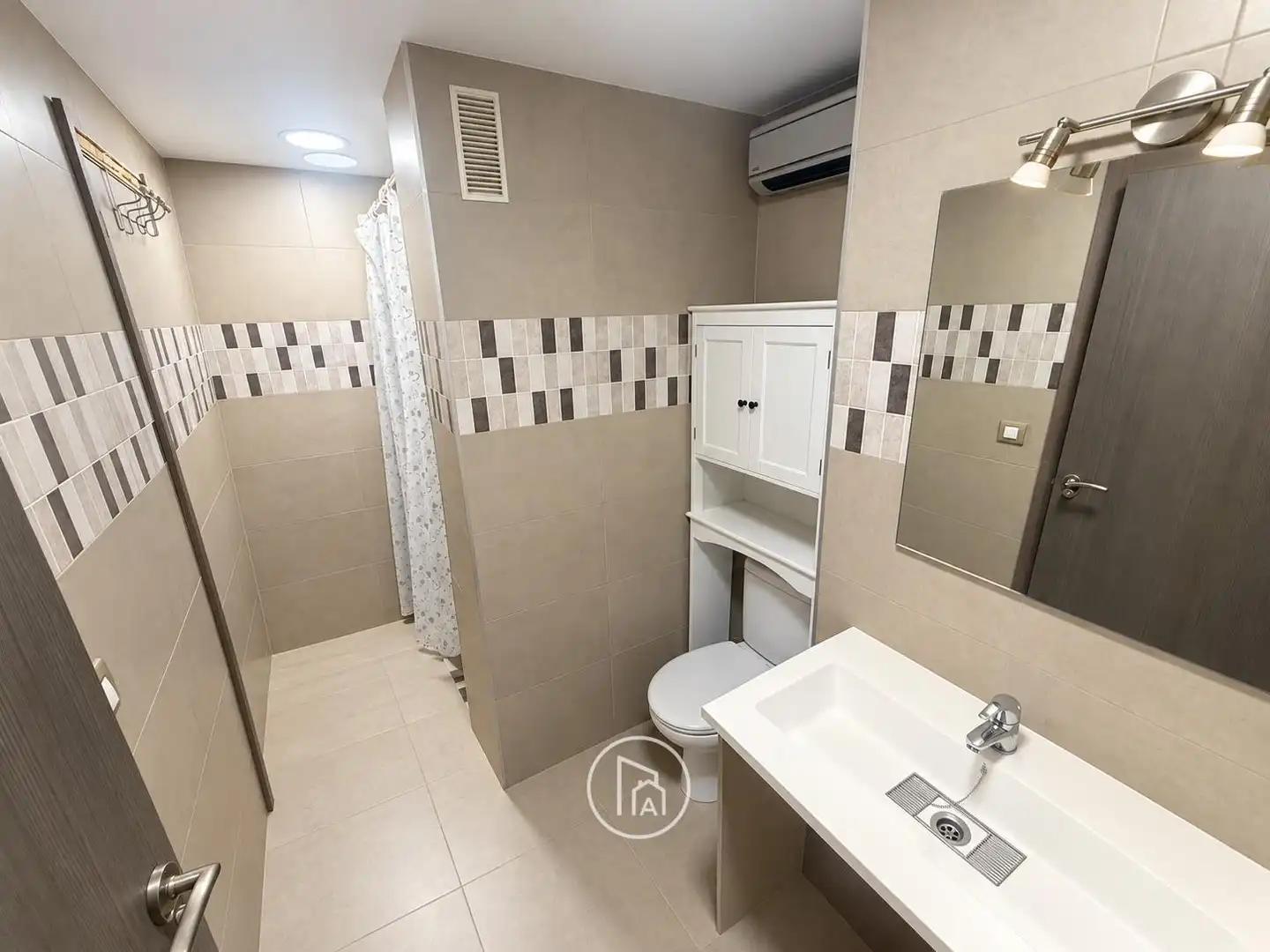 Badezimmer von Wohnung zum Verkauf in Valencia mit Klimaanlage, Terrasse und Balkon