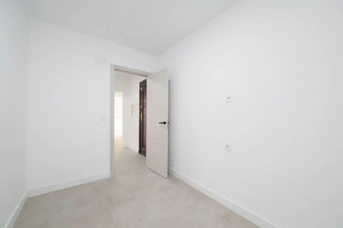 Piso con ascensor en venta en Calle del Alcalde Alfonso de Rojas, imagen 9