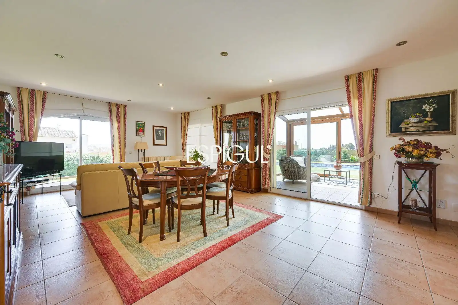 Sala de estar de Casa o chalet en venta en Mont-ras con Aire acondicionado, Calefacción y Parquet