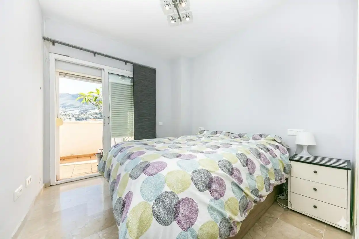 Habitación de Dúplex en venta en Benalmádena con Aire acondicionado, Calefacción y Jardín privado