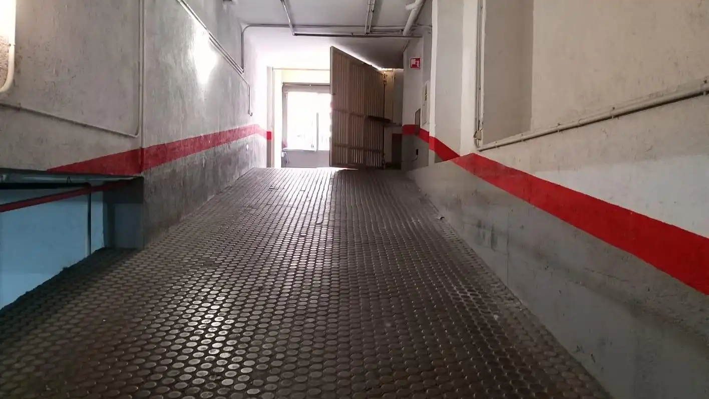 Garage zur Miete in Granada