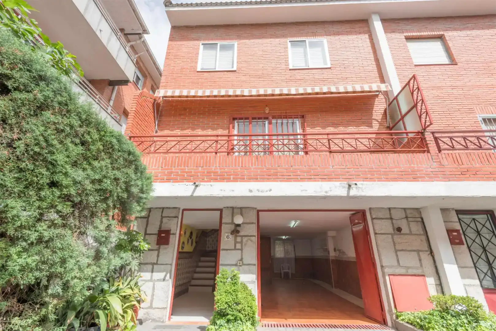 Vista exterior de Casa adosada en venda en Galapagar amb Balcó