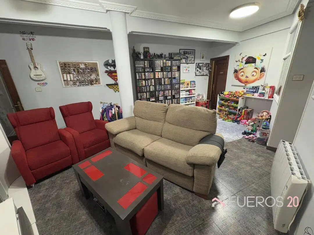 Piso con ascensor en venta en Bagatza - San Vicente, imagen 5