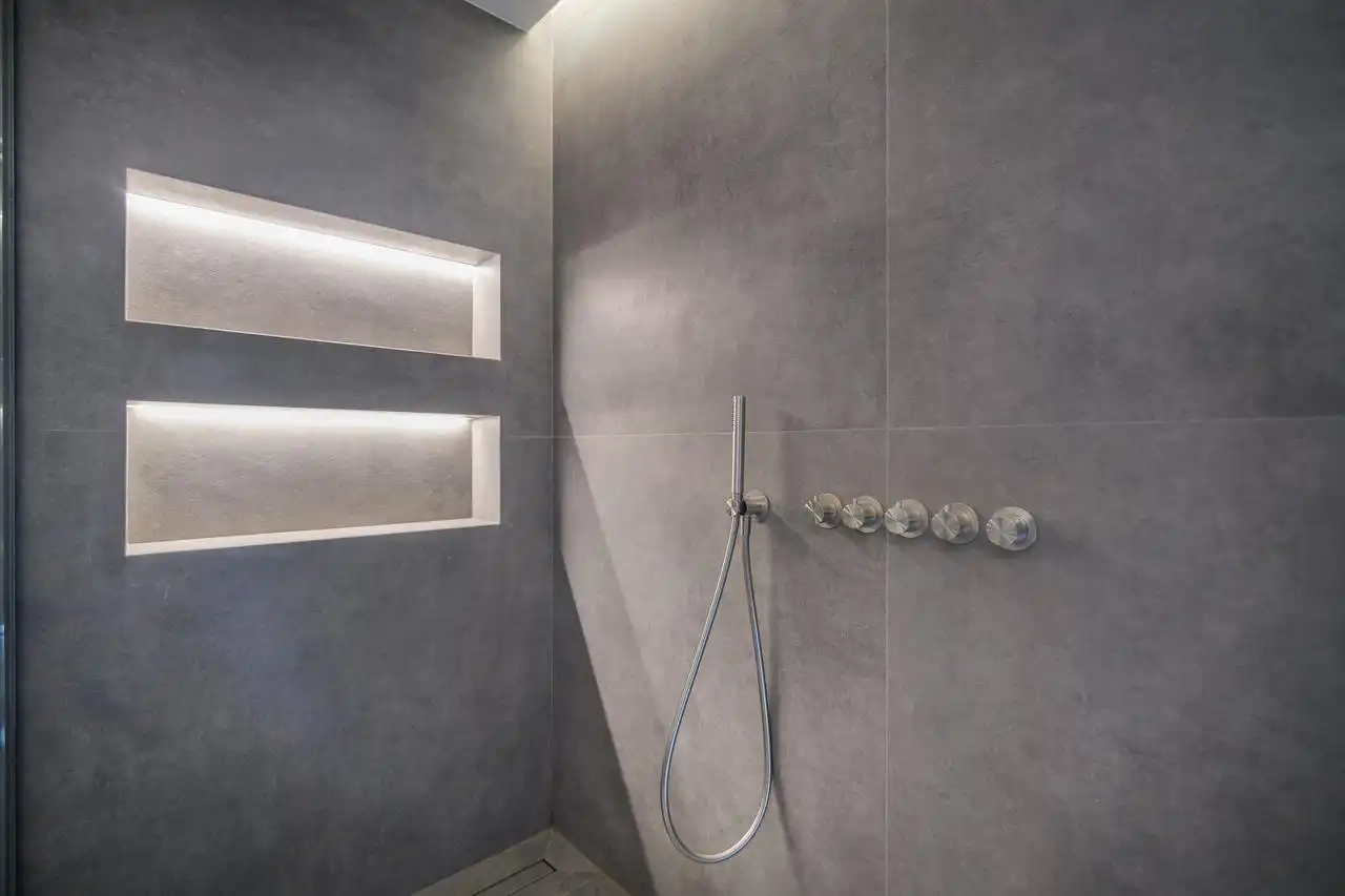 Badezimmer von Dachboden zum Verkauf in Barcelona mit Klimaanlage, Heizung und Terrasse