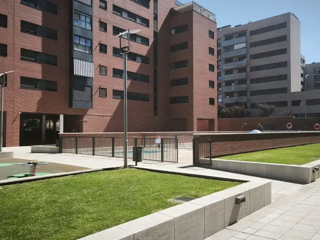 Exterior view of Flat for sale in  Madrid Capital  with Air Conditioner and Swimming Pool