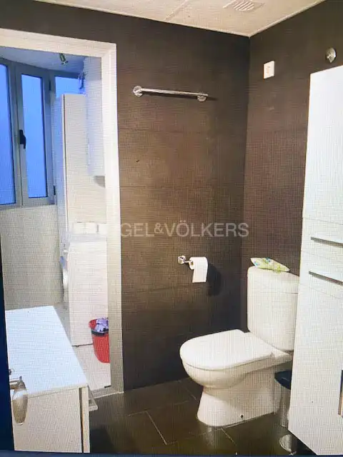 Badezimmer von Wohnung zur Miete in Madrid mit Klimaanlage, Heizung und Parkett