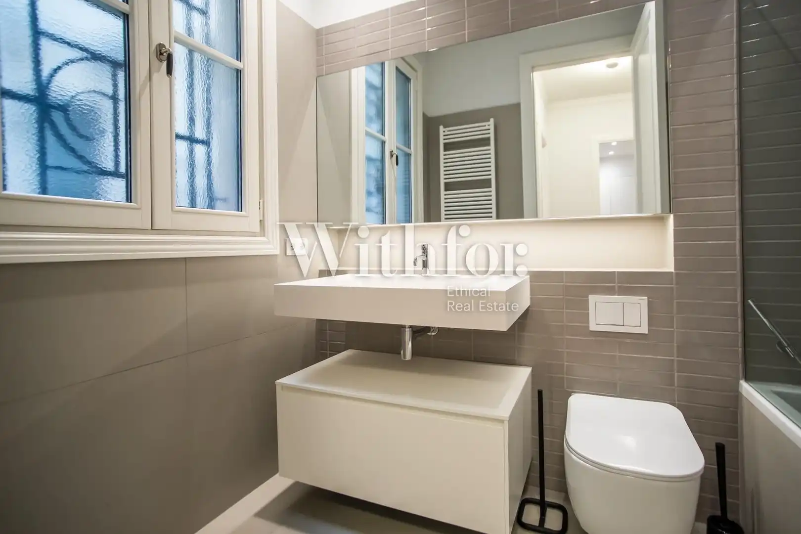 Bathroom of Flat for rent in Barcelona  with Air Conditioner, Heating and Terrace