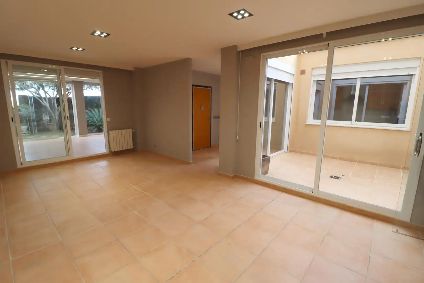 Casa pareada con jardín en alquiler en Pobles del Nord, imagen 12