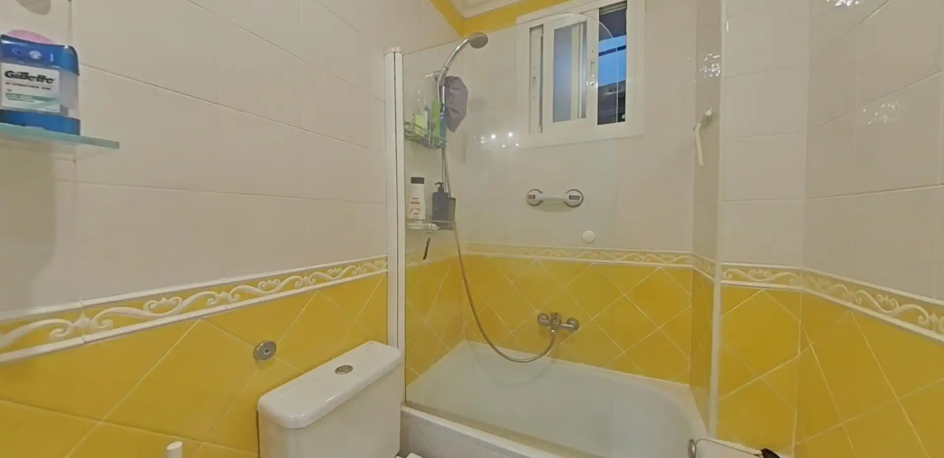 Bathroom of Flat for rent in Madrid  with Heating