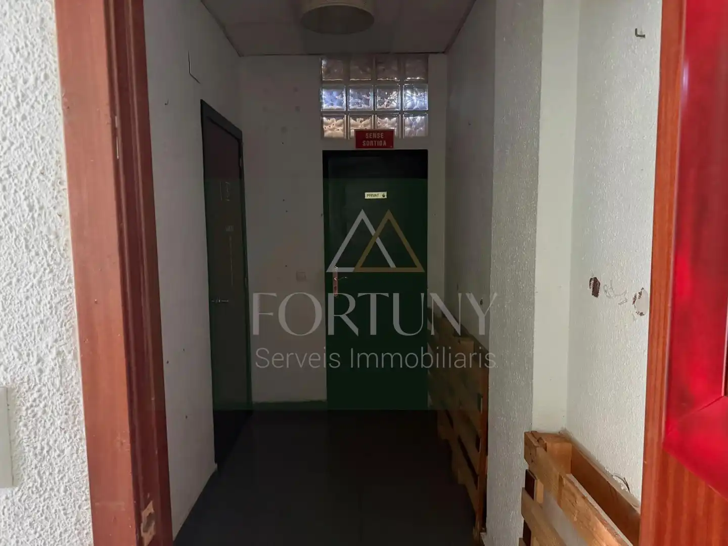 Business premises to rent in Carrer de Santa Maria de Vilafortuny, imagen 2