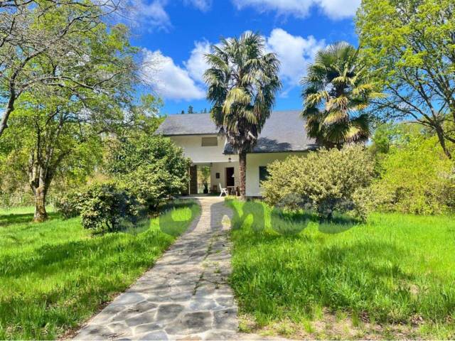 Casa-chalet en Venta en Trobo, Corgo en O Corgo