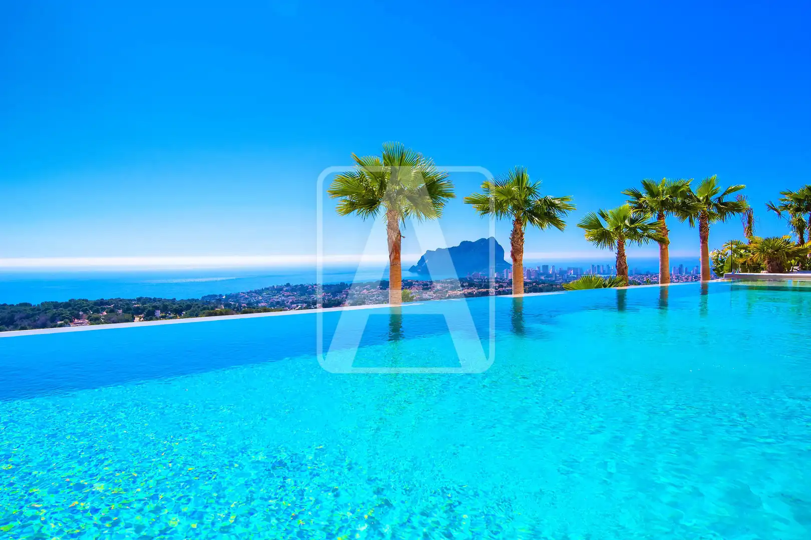 Villa con piscina in vendita a La Fustera