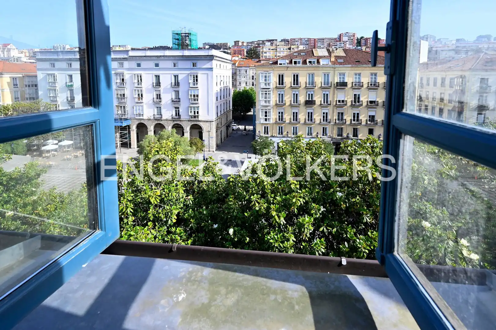Terrasse von Wohnung zur Miete in Santander mit Heizung