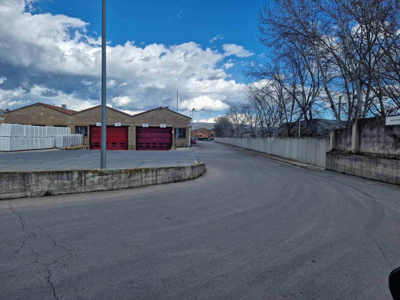 Aparcament de Nau industrial de lloguer en Manlleu