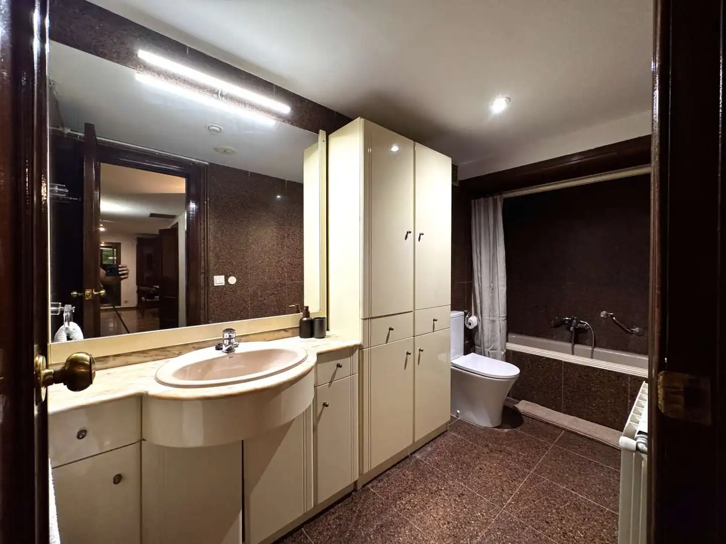 Baño de Apartamento para compartir en  Valencia Capital con Aire acondicionado, Calefacción y Terraza
