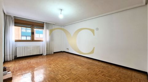 Foto 3 de Piso en venta en Calle Juan Antonio Vallejo-nájera Oviedo, Parque del Oeste, Oviedo
