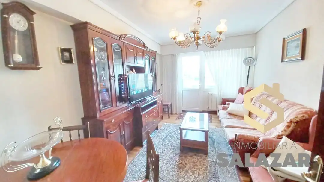 Sala de estar de Piso de alquiler en Bilbao  con Calefacción y Balcón