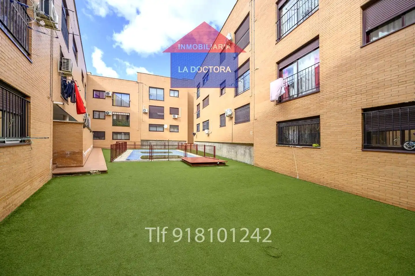 Vista exterior de Piso en venta en Las Ventas de Retamosa con Aire acondicionado, Calefacción y Piscina comunitaria