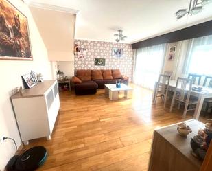 Sala d'estar de Dúplex en venda en La Muela amb Aire condicionat, Calefacció i Parquet