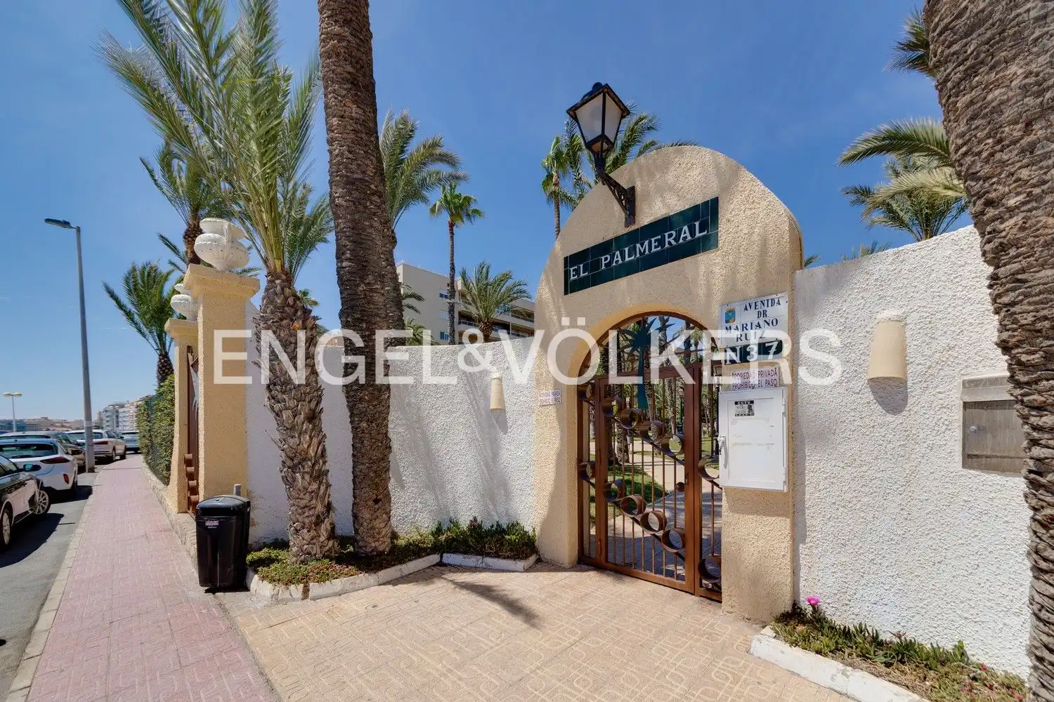 Flat for sale in Torrevieja  with Air Conditioner, Heating and Private garden