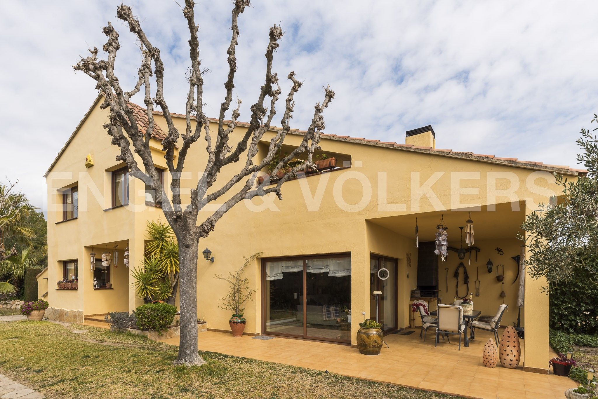 Vista exterior de Casa o xalet en venda en Pacs del Penedès amb Calefacció, Jardí privat i Parquet
