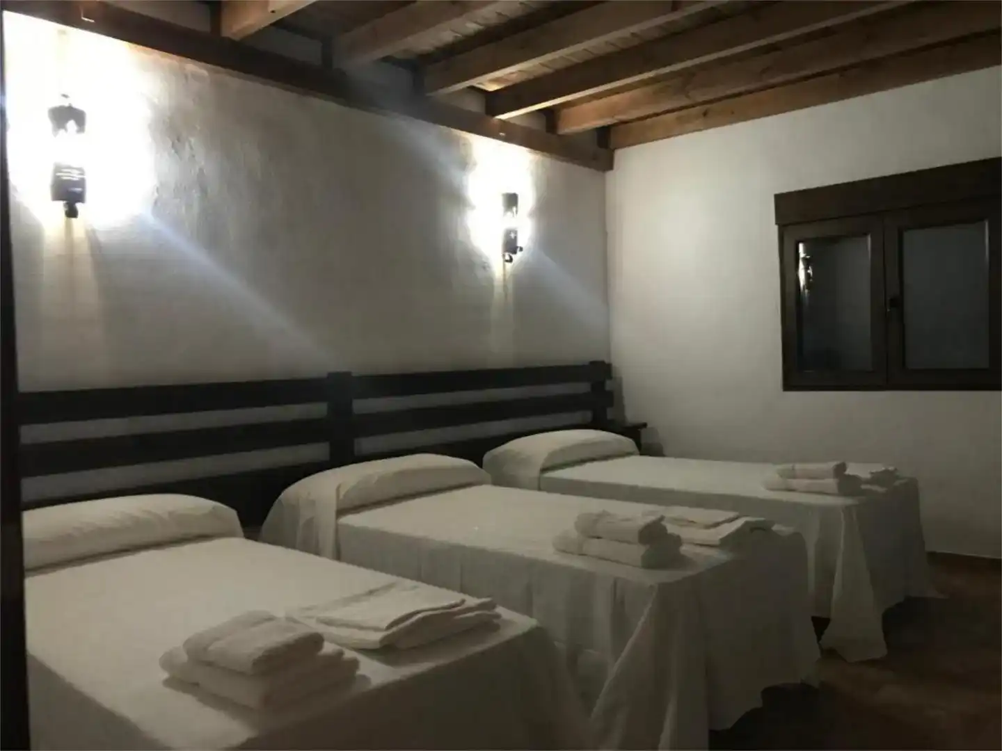 Dormitori de Finca rústica en venda en Gilena amb Aire condicionat i Piscina