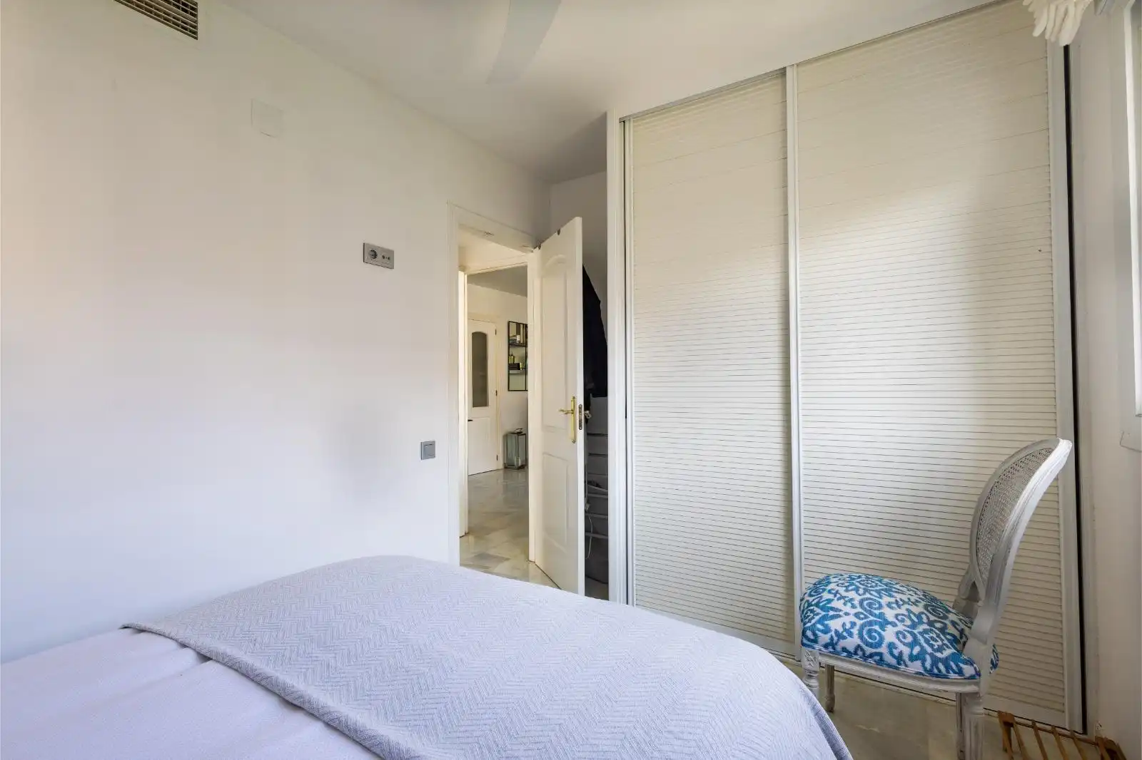 Bedroom of Attic for sale in Marbella  with Community pool