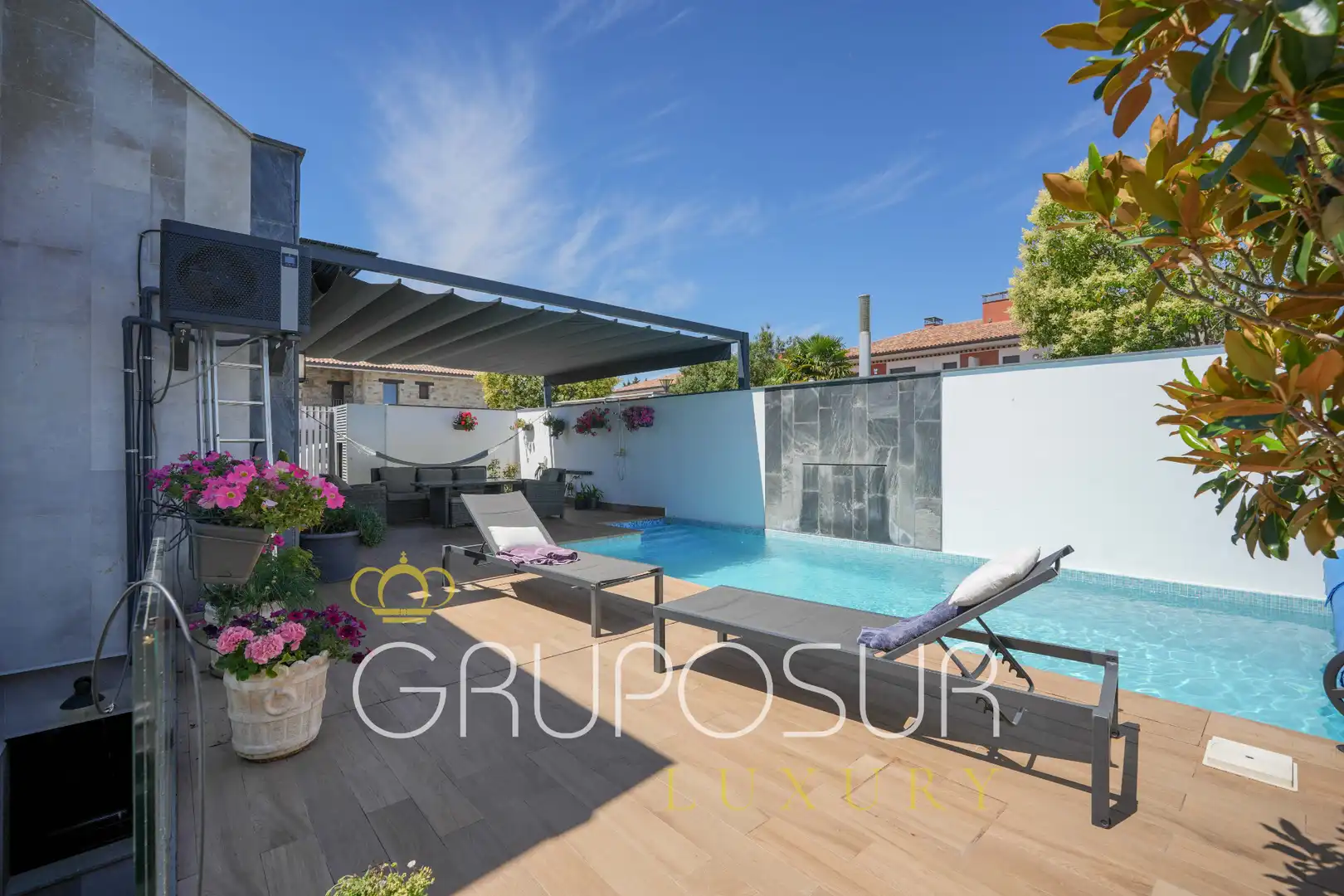 Piscina de Casa o chalet en venta en Valladolid con Aire acondicionado, Calefacción y Jardín privado