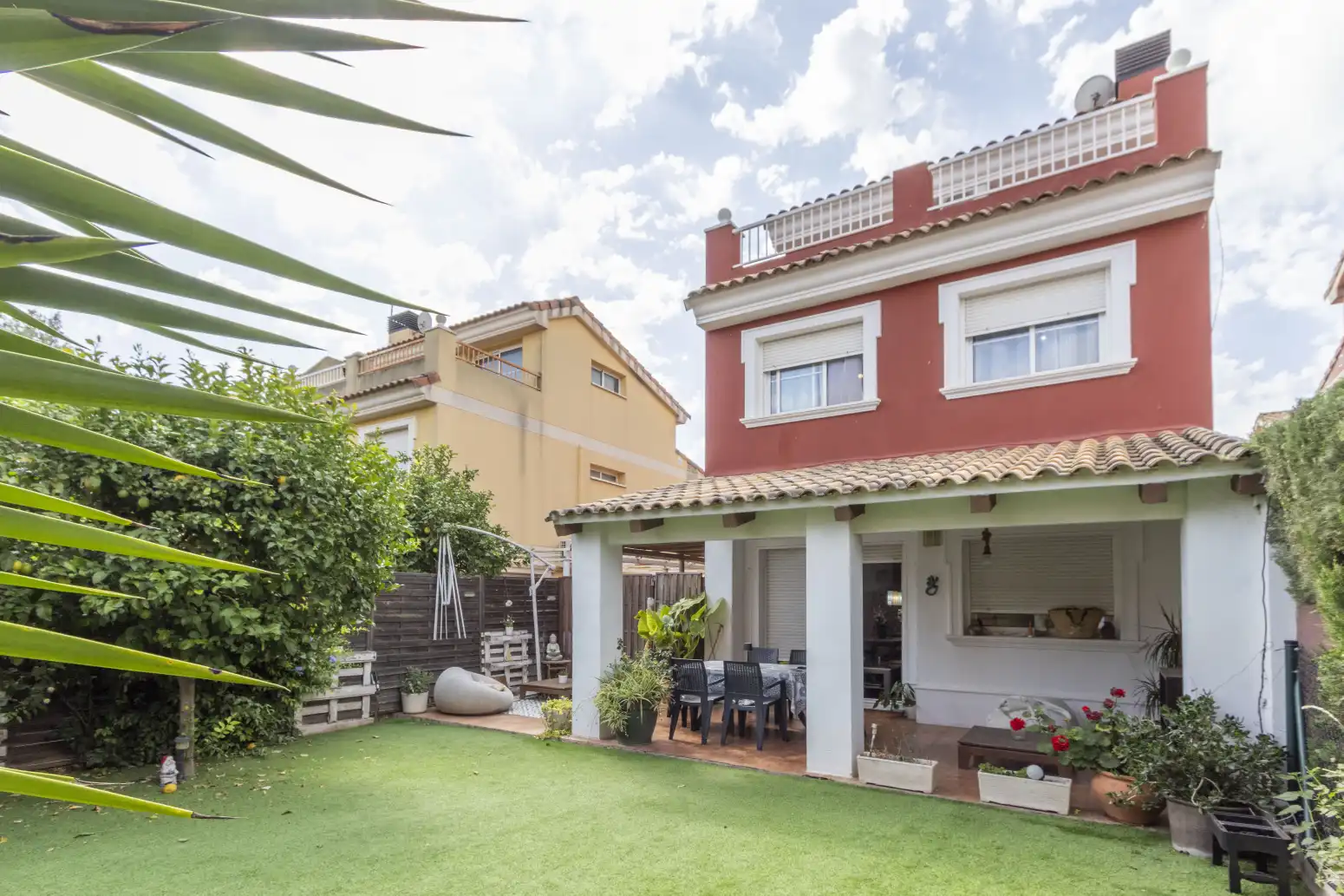 Garden of Houses for sale in Moncada  with Air Conditioner, Heating and Private garden