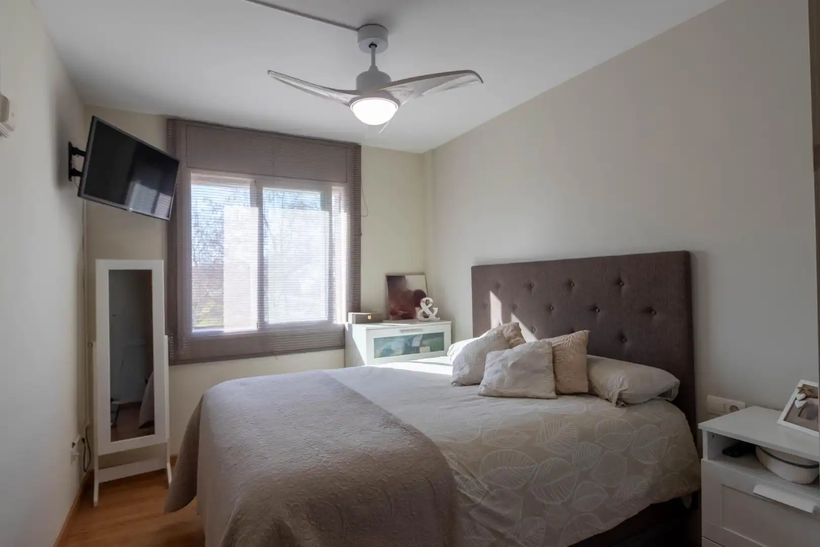 Habitación de Piso en venta en Terrassa con Aire acondicionado, Calefacción y Parquet