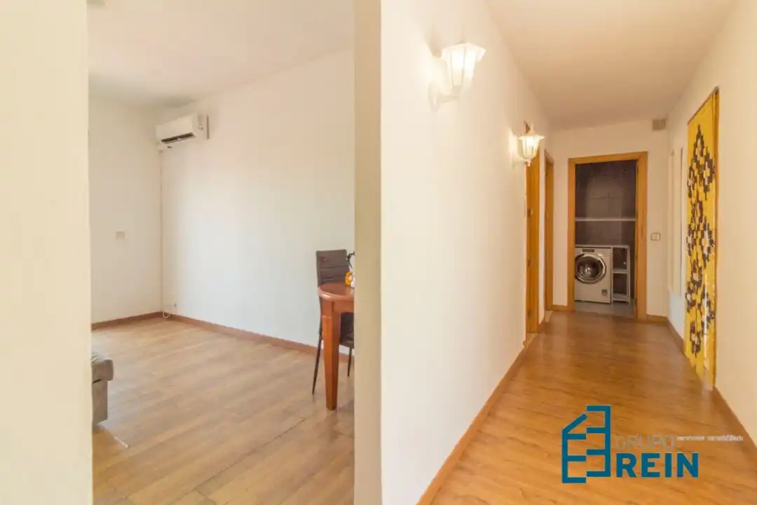 Flat for sale in Recas  with Air Conditioner, Heating and Terrace