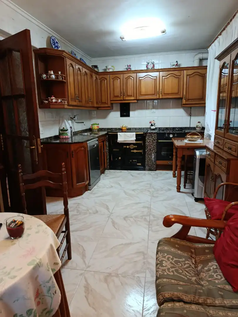 Cocina de Casa o chalet en venta en Santiurde de Toranzo con Jardín privado, Amueblado y Balcón
