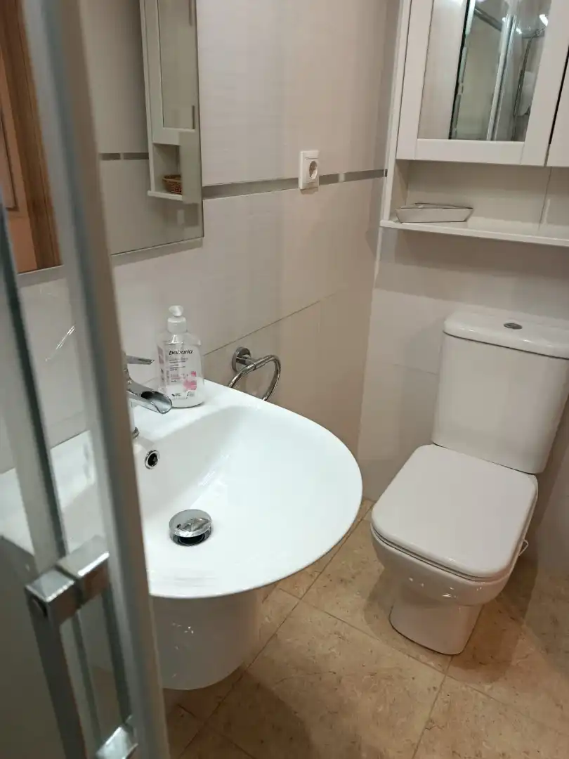 Bany de Pis de lloguer en Santander amb Calefacció, Moblat i Forn