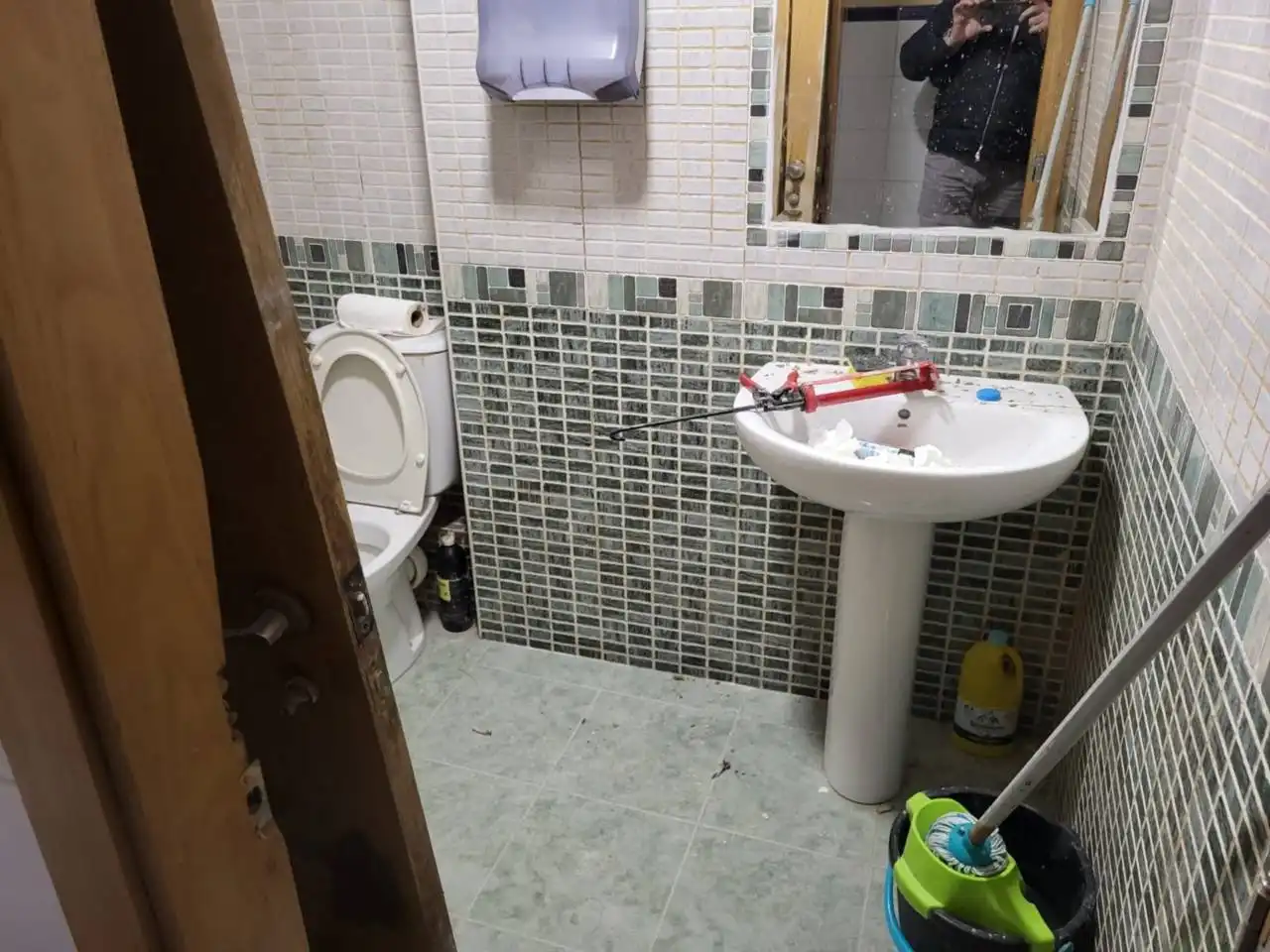 Badezimmer von Büro zum Verkauf in Benetússer mit Klimaanlage