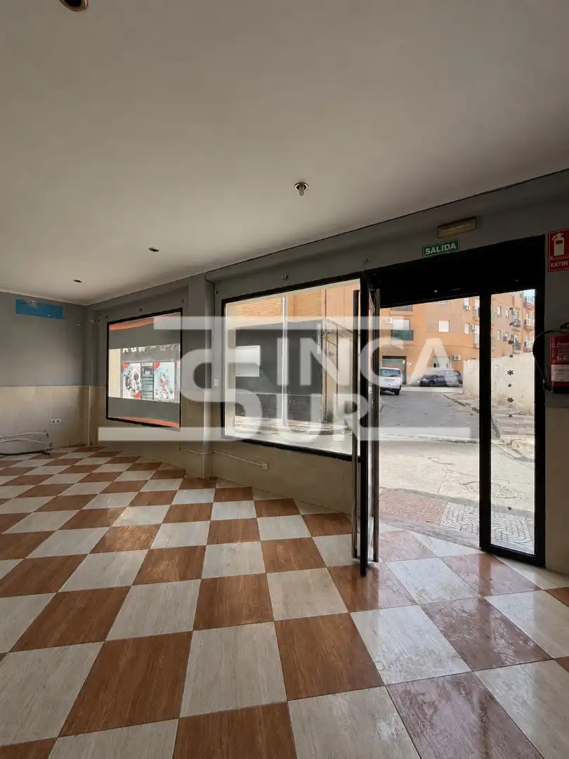 Local comercial en venta en Avenida Luis Buñuel 6, imagen 5