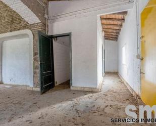 Building for sale in Carmona