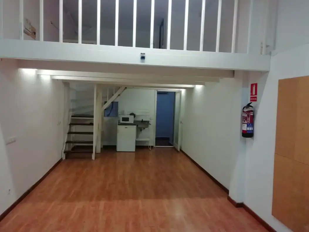 Business premises to rent in Badó 12
