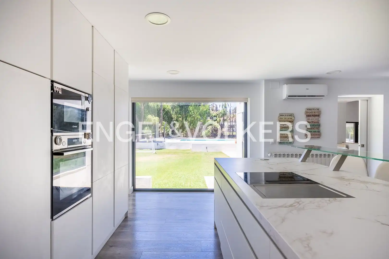 Cocina de Casa o chalet en venta en Dos Hermanas con Aire acondicionado, Calefacción y Jardín privado