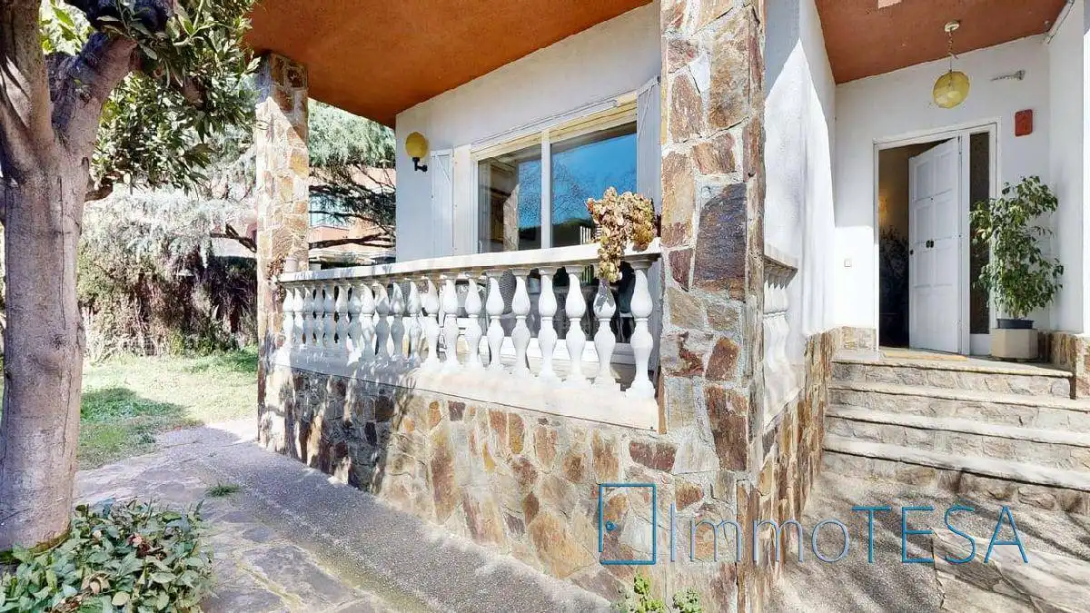 Vista exterior de Casa o chalet en venta en Barberà del Vallès con Aire acondicionado, Calefacción y Jardín privado