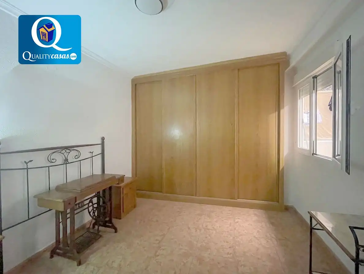 Habitación de Apartamento en venta en Elche / Elx con Aire acondicionado